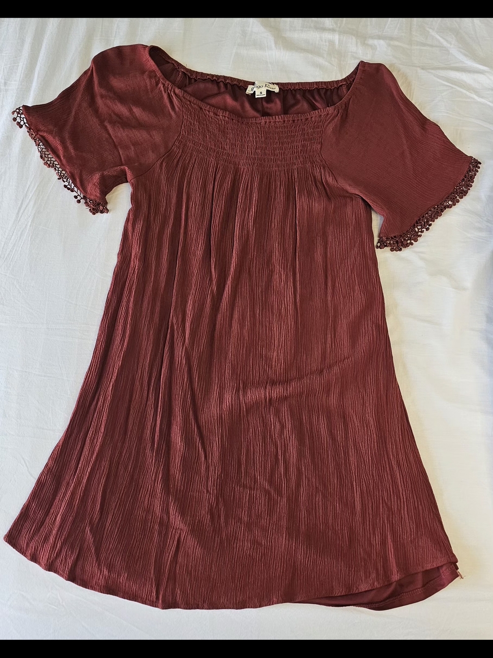 Women's Smocked Yoke Short Sleeve Top - Burgundy